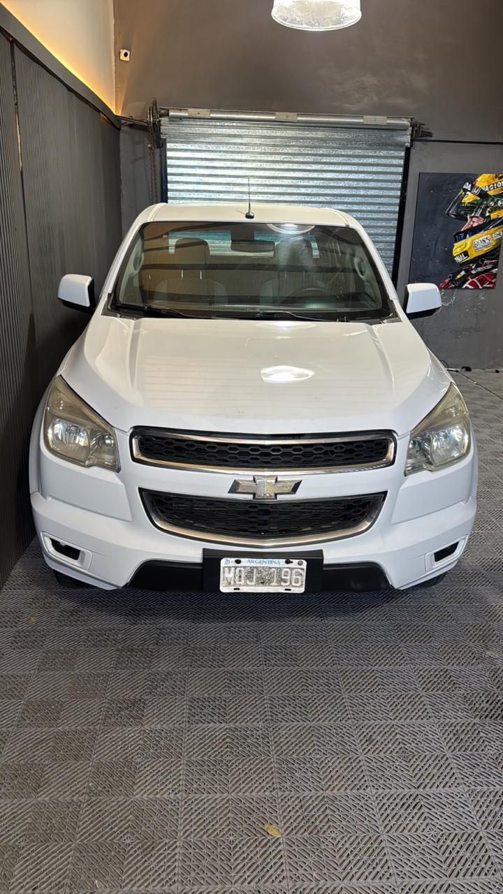 Foto de Vendo chevrolet s10 2.8td 4x2 lt